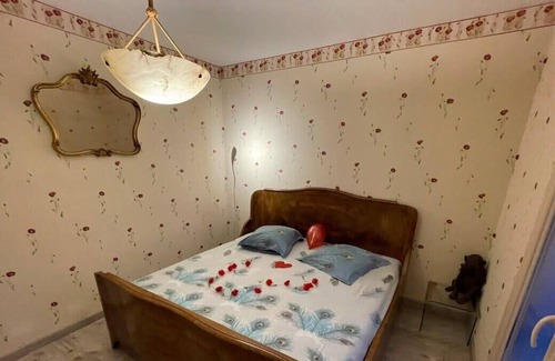 Lindry House | Au calme Absolu chez Nicolas. Chambre au calme