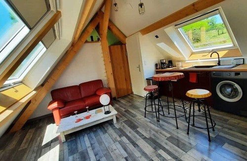 Lindry Apartment | Au Calme Absolu chez Nicolas. Au calme complet