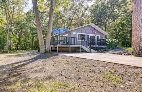 Au Gres House | Au Gres Vacation Rental Cabin Less Than 1 Mi to Lake Huron