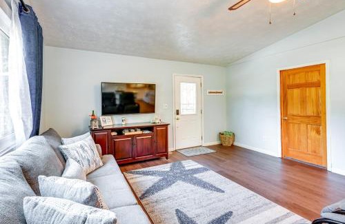 Au Gres House | Au Gres Vacation Rental Cabin Less Than 1 Mi to Lake Huron