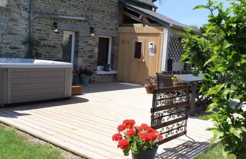Pontorson Cottage | Au Mont Chez Nous #Jacuzzi and Sauna