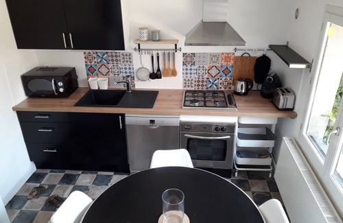 Chereng House | Au Passé Recomposer bed and breakfast, gite, furnished rental