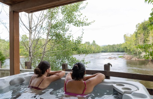 Huberdeau Ski Chalet | Au Tournant de La Rouge ♥ Spa & Sauna Vibe ☼