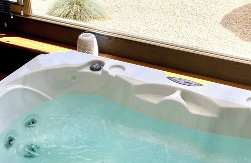 Treveneuc House | Au Ty Cocon" gîte with private Jacuzzi, beaches (950m away) and Gr34