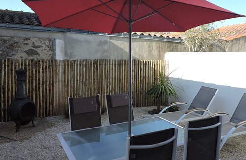 Noirmoutier-en-l'Ile House | Au Vieil, house with spa, sauna, bikes 200m from the beach and shops
