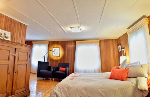 Cap-a-l'Aigle Bed & Breakfast | Auberge A La Chouenne