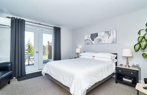 Magog Bed & Breakfast | Auberge Aux Deux Pères