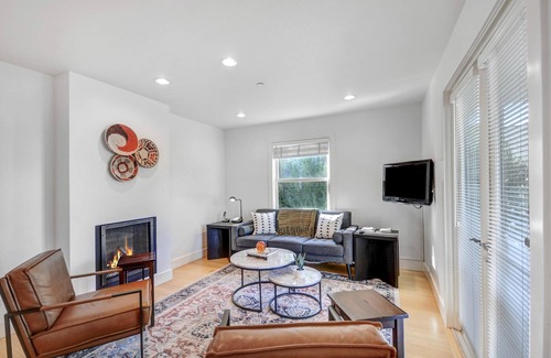Sonoma House | Auberge Sonoma *North Suite* - Includes Wine Tasting Passport
