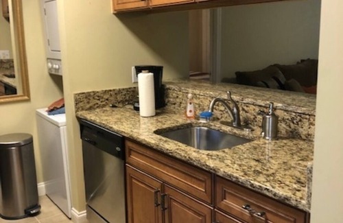 Auburn Condo | Auburn Al Game Day Condo <1 block to Toomer's Corner WAR EAGLE!