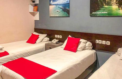 Darmo Hotel | Audah Syariah Residence Mitra RedDoorz