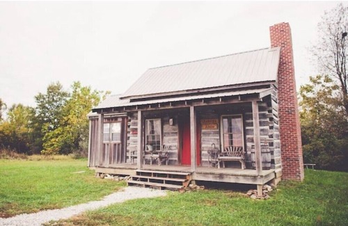 Jacksonville Cabin | Audrey's Abode - Restored log cabin, country setting, minutes from Jacksonvillen