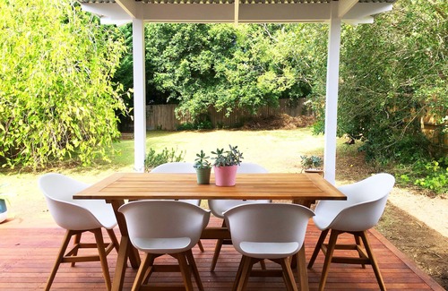 Nowra House | AUDREY'S Five Star Cottage in great central location