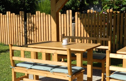 Laives House | Auelehof Apartment Matilde - Surrounded by greenery, surrounded by apple orchards.
