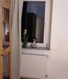 Hitdorf Apartment | AufmLohr - Appartement mit 3 Schlafzimmern- 4 Einzelbetten- für 4 Personen - in Leverkusen Hitdorf - Private Parkplätze vorhanden-