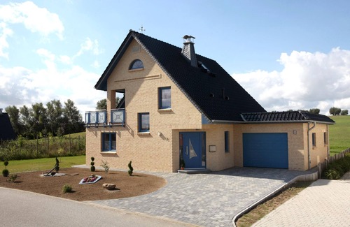 Wohlenberg House | 'AufReede' Exclusive holiday home with garage, sea view, loggia, terrace
