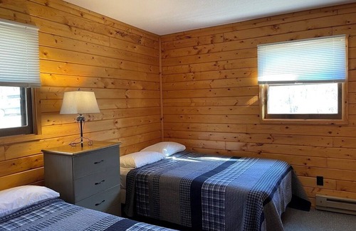 Walker Resort | August 9-16 Charming 2-BRM resort cabin- Heated Pool, Beach, Lake Toys &Fishing