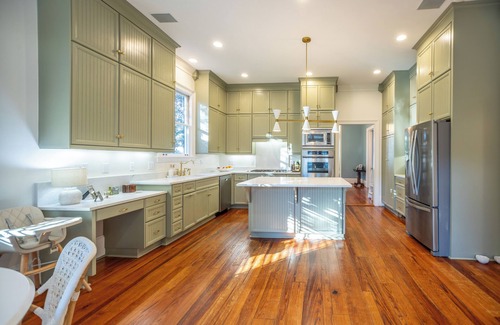 Augusta House | Augusta's Gem - Player quality host home with 1 bed 1 bath detached cottage.