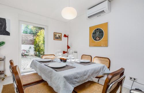 Falca Apartment | Augusto - a family house with pool in the heart of Lisbon