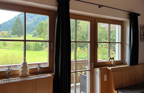 Hallerndorf Apartment | Auhäusl Residence for 6 with private Sauna & Garden