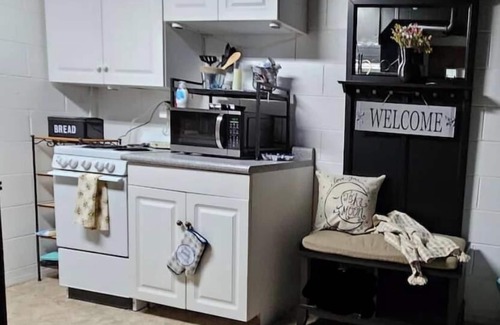 Trafalgar House | Aunt Bea's Gathering Place