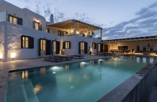 Mykonos Town Villa | Aura villa A story to tell