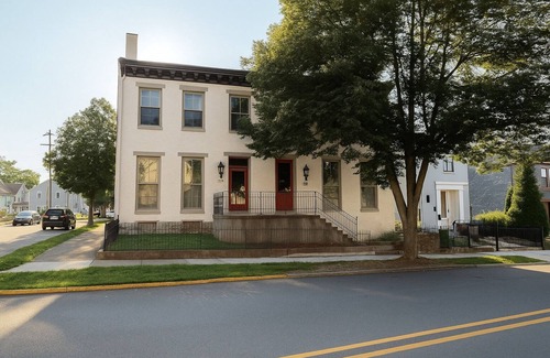 Madison House | Auralis: Sleeps 8