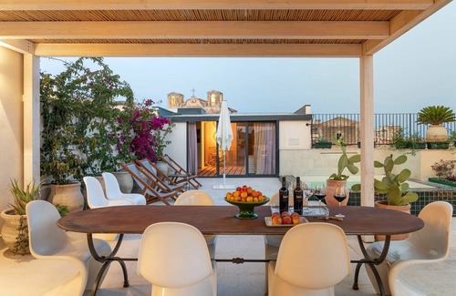 Noto Apartment | Aurispa - Amazig apartment with minipool on the terrace in the historical center of Noto, Sicily