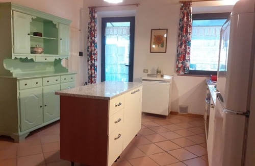 Vinci Cottage | Aurora, 3 bedroom house with air conditioning, wifi, garden and shared pool