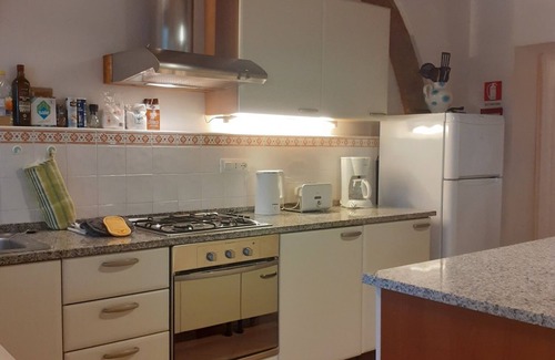 Vinci Cottage | Aurora, 3 bedroom house with air conditioning, wifi, garden and shared pool
