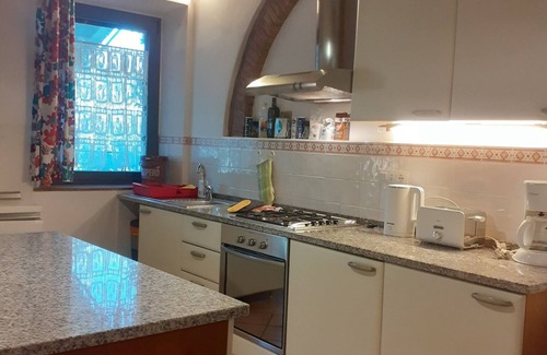 Vinci Cottage | Aurora, 3 bedroom house with air conditioning, wifi, garden and shared pool