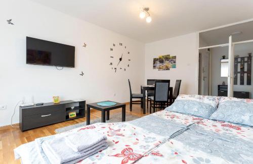 Novi Beograd Apartment | Aurora Apartman
