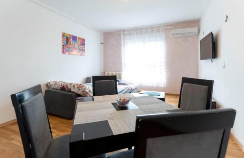 Novi Beograd Apartment | Aurora Apartman