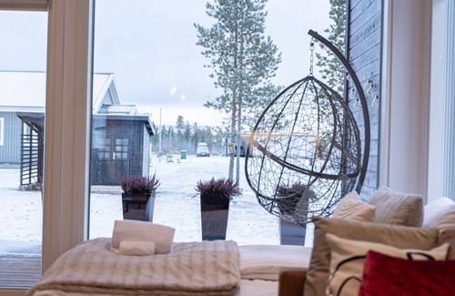 Rovaniemi House | Aurora Chalet II by BookLapland