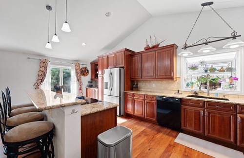 High Point House | Aurora Escape With Room to Relax · Yard, Gym + Basement Lounge