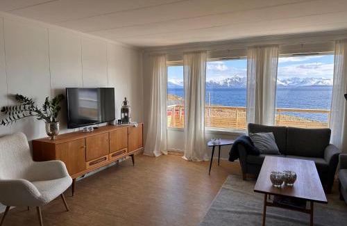 Karlsy House | Aurora Mountain & Ocean House