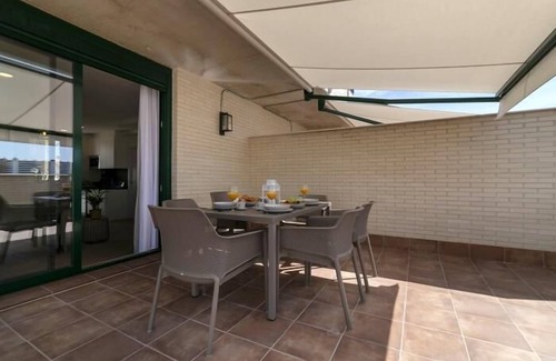 Carabanchel Apartment | Aurora Stays by Charming XVI, penthouse with terrace and parking