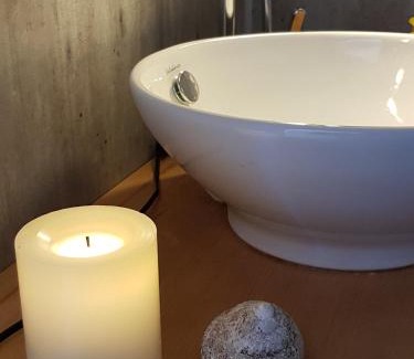 Oksnes Apartment | aurora suite
