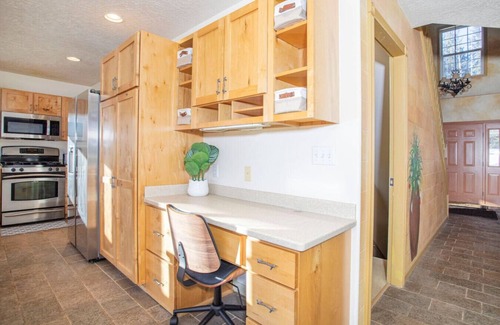 Fairbanks House | Aurora Viewpoint Manor 6b4b with Panoramic Views