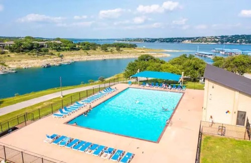 Point Venture House | Austin area Cozy Room off Lake Travis with full amenities, deer and wildlife!