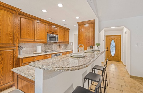 Franklin Park House | Austin Escape w/Pool, Hot Tub & Game Room – DT ,Bars, South Congress, Airport !