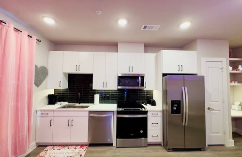 McNeil Apartment | Austin Getaway 1BR | Free Pool, Game Room & More