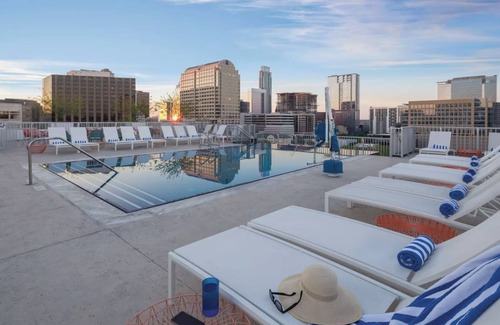West End Condo | Austin Resort Studio Suite Friday Check-In
