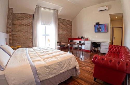 Capivari House | Austin Suites