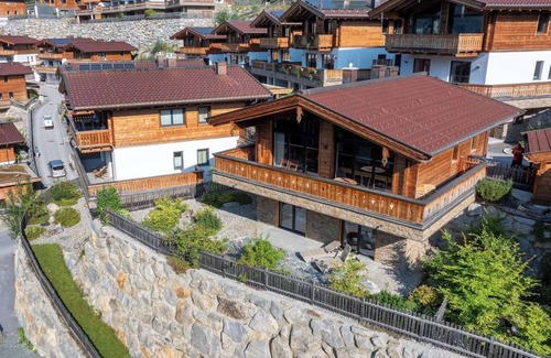 Schonbach Ski Chalet | Austrian Alps Chalet with Ski Access