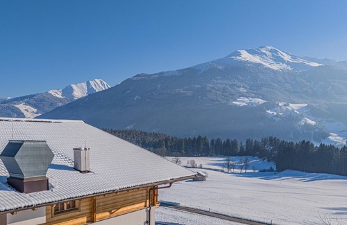 Schonbach Apartment | Authentic cosiness with a mountain panorama