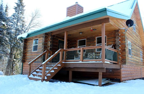 North Carlton Cabin | Authentic 3 Level Log Cabin. 3 Bedrooms, 3 Baths