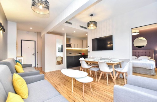Chaussee-d'Antin Apartment | Authentic apartment - 2BR/8P - Palais Garnier