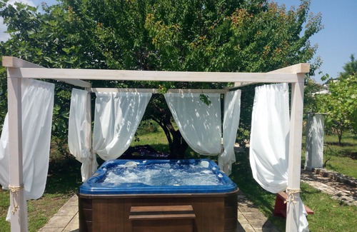 Cisternino Villa | Authentic Apulian Villa – Jacuzzi, Orchard & Walk to Cisternino!