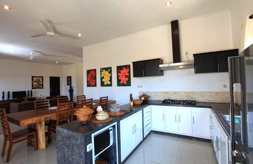 Gerokgak Villa | Authentic Beachvilla with cook, private pool, staff and lush tropical garden