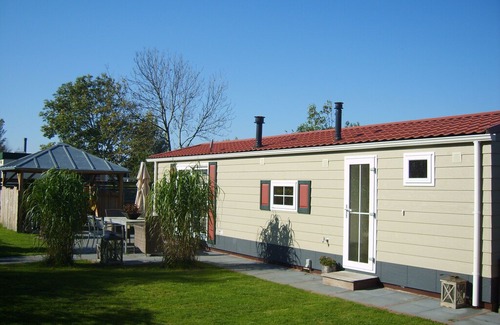 Hippolytushoef Villa | Authentic chalet with garden, near the Wadden Sea